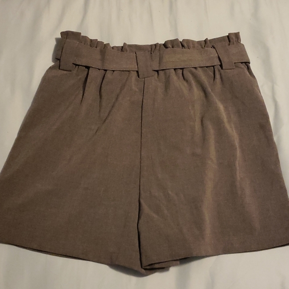 *LAST CHANCE* Ardene High-waisted Shorts - Picture 2 of 3